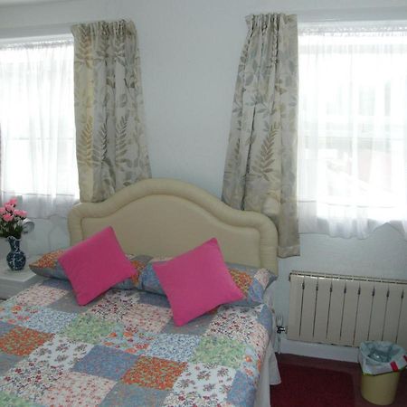 El Tabora Guest House Saint Peter Port Buitenkant foto