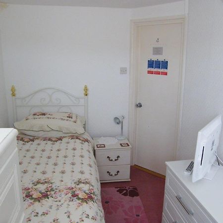 El Tabora Guest House Saint Peter Port Buitenkant foto