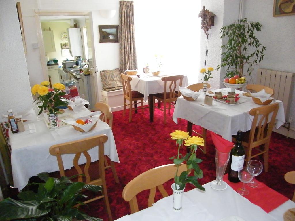 El Tabora Guest House Saint Peter Port Buitenkant foto