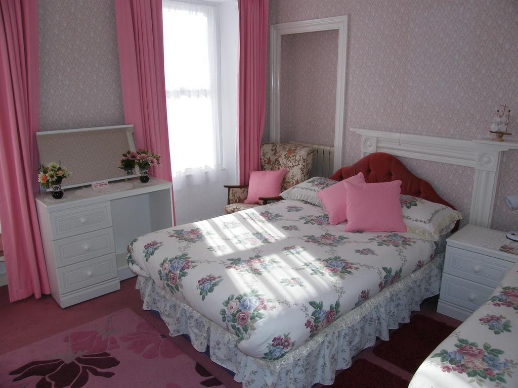El Tabora Guest House Saint Peter Port Buitenkant foto